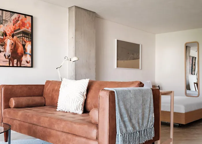 Par 606 Apartment