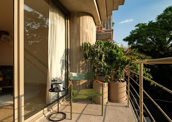 Par 606 Apartment
