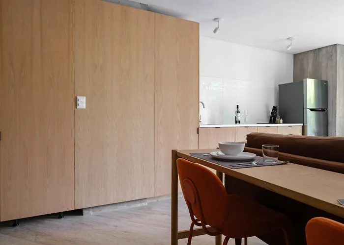 Par 606 Apartment *