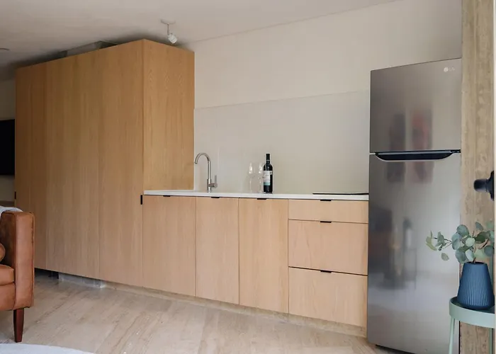 Par 606 Apartment *